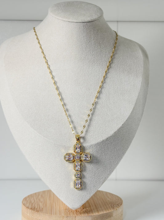 Cross Pendant Necklace – 18K Gold Plated
